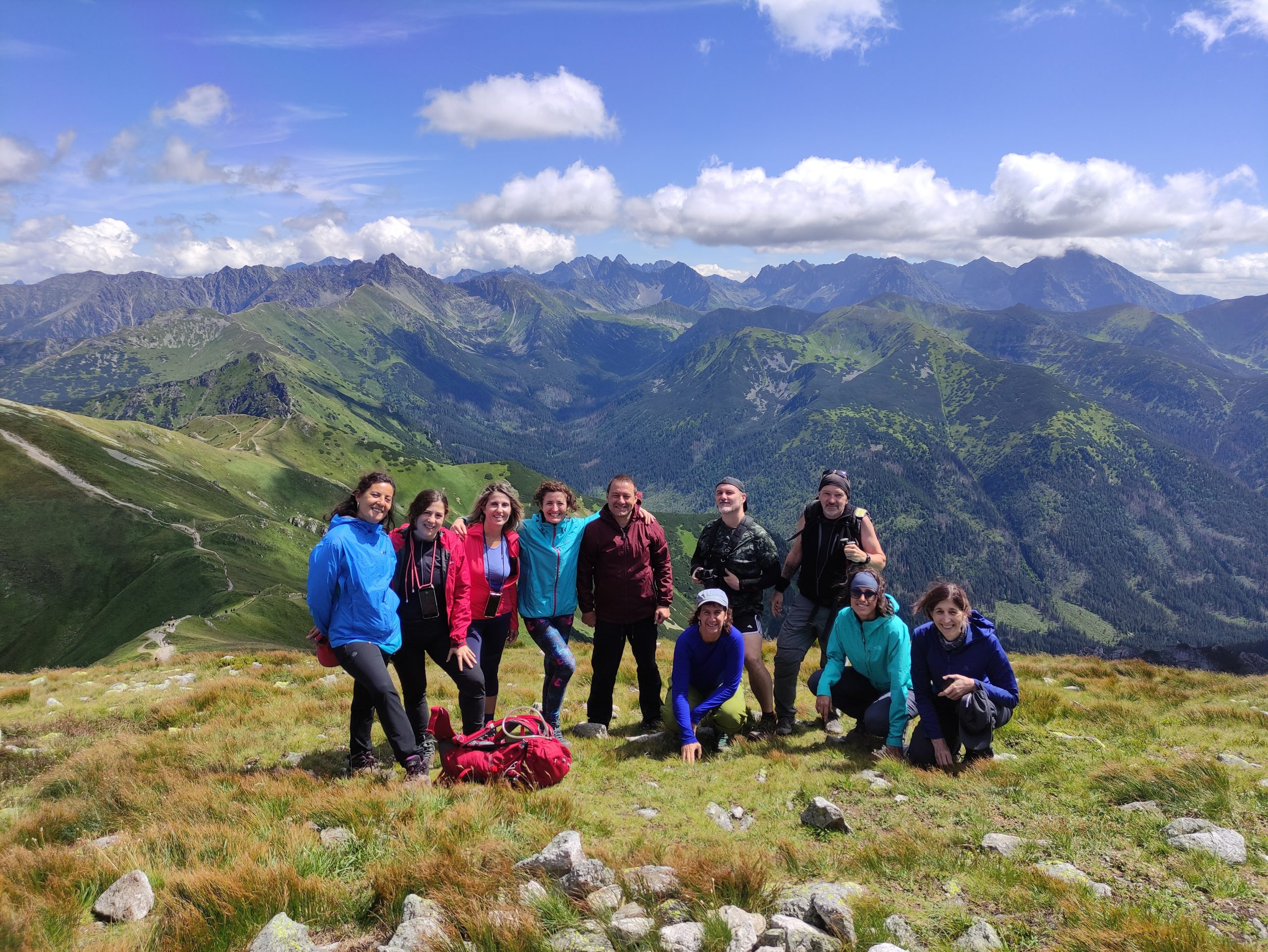 Grupo de senderismo en Kasprowy Wierch, en los Tatras polacos